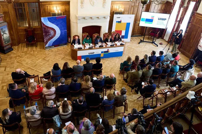 Presentaci&oacute;n de los cursos de verano 2025 de la UIMP en Santander. / ae
