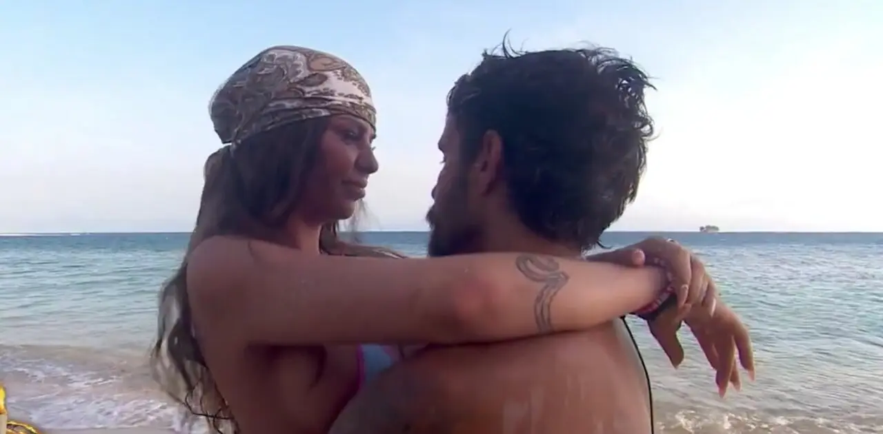 El momento del reencuentro. / Red social X