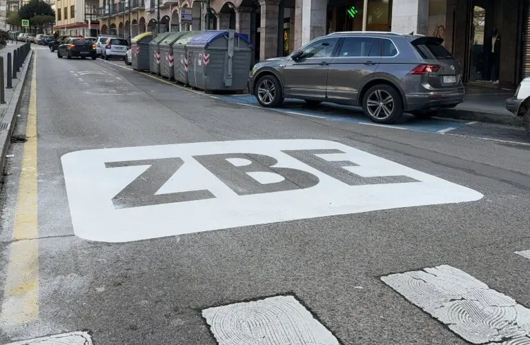 Zona de Torrelavega marcada con la distinci&oacute;n de ZBE. / A.E.