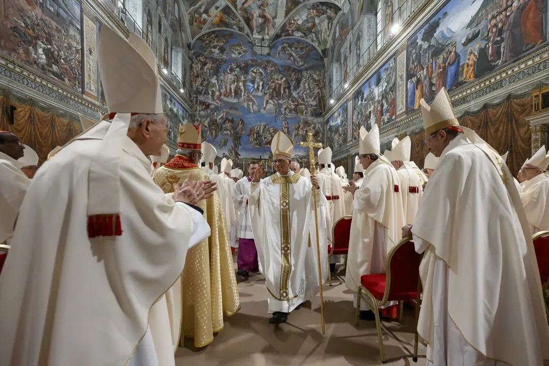El Papa Le&oacute;n XIV celebra la Santa Misa pro Ecclesia con los cardenales en la Capilla Sixtina del Vaticano. / VATICAN MEDIA