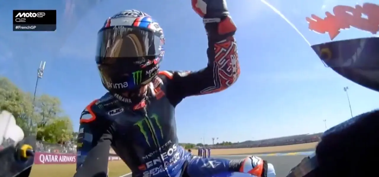 Quartararo celebra la pole. / X