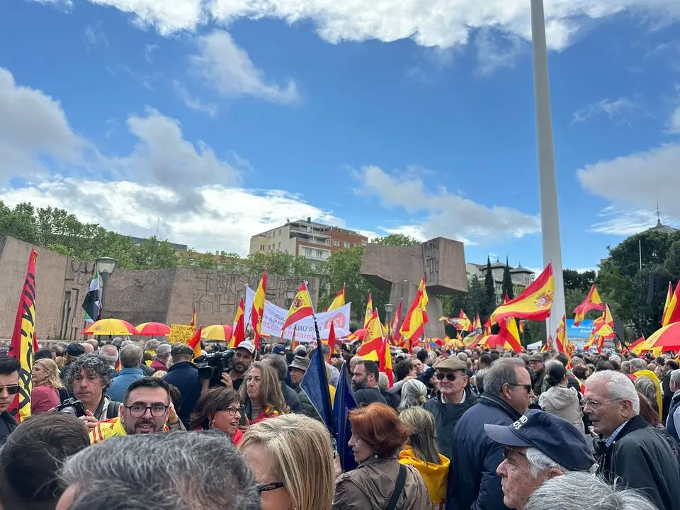 Manifestaci&oacute;n en Col&oacute;n contra S&aacute;nchez y sus gestiones. / Javier Noriega