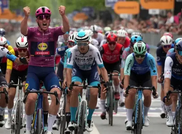 Padersen gana la etapa del Giro. / Giro de Italia