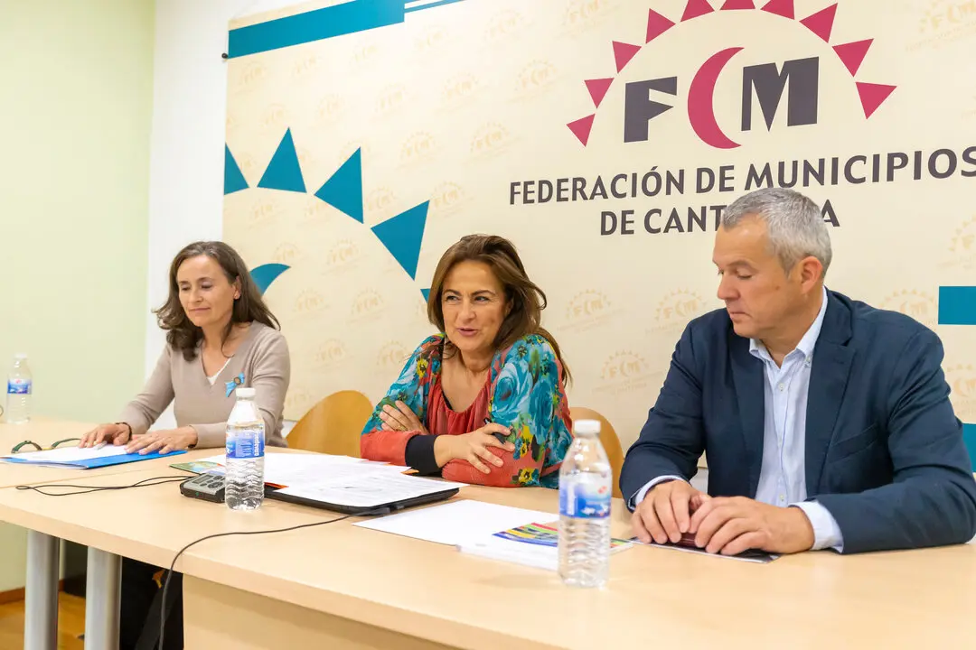 G&oacute;mez del R&iacute;o reafirma el compromiso del Gobierno de Cantabria con la protecci&oacute;n de la infancia. / Alerta