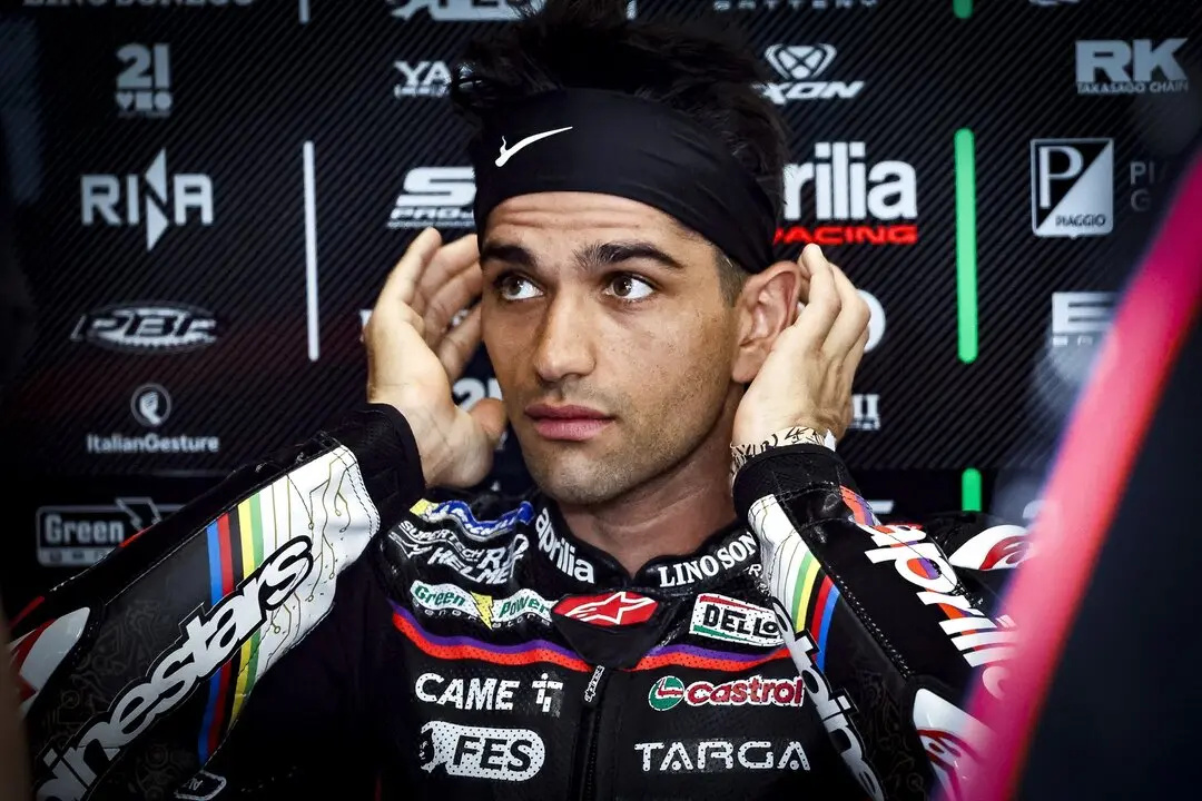 El piloto espa&ntilde;ol medita su salida de Aprilia. / EP