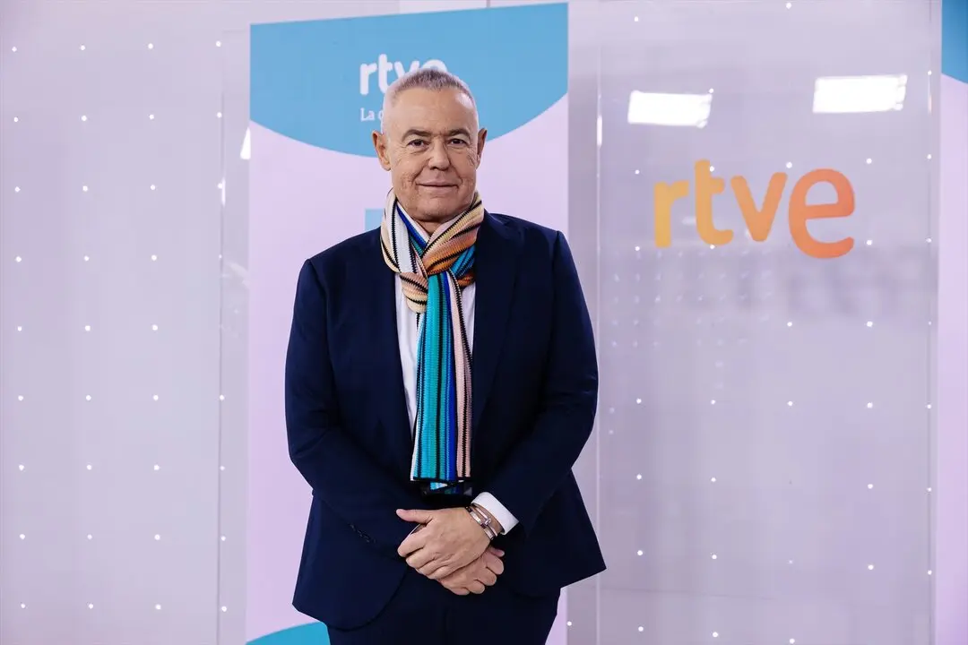 El presentador de televisi&oacute;n Jordi Gonz&aacute;lez posa durante la presentaci&oacute;n del programa de televisi&oacute;n &lsquo;D Coraz&oacute;n&rsquo;. / Carlos Luj&aacute;n