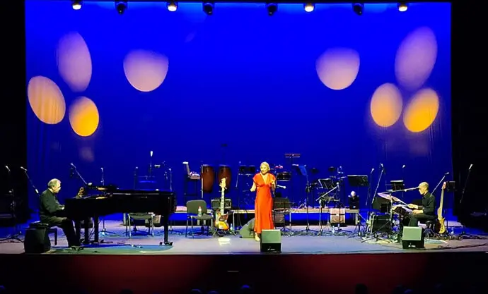 Representaci&oacute;n de 'Aromas de bolero' en la Sala Casyc. / x