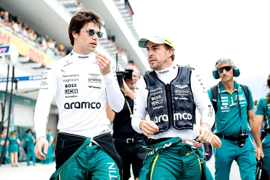 Fernando Alonso y su compa&ntilde;ero de equipo Lance Strolll. / EP