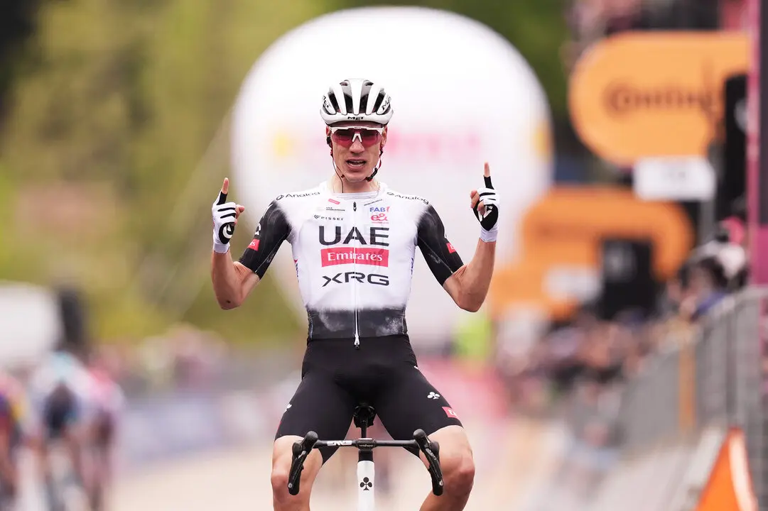 El ciclista espa&ntilde;ol Juan Ayuso, del UAE Team Emirates. / x