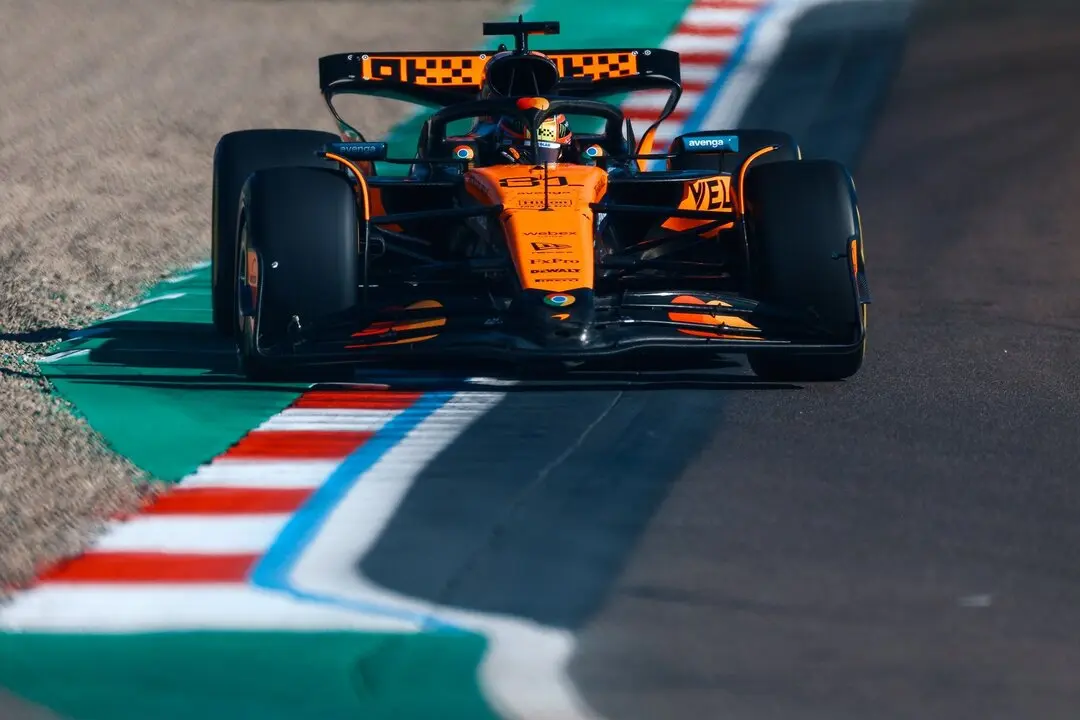 Oscar Piastri ha sido el gran protagonista del viernes en Imola. / X
