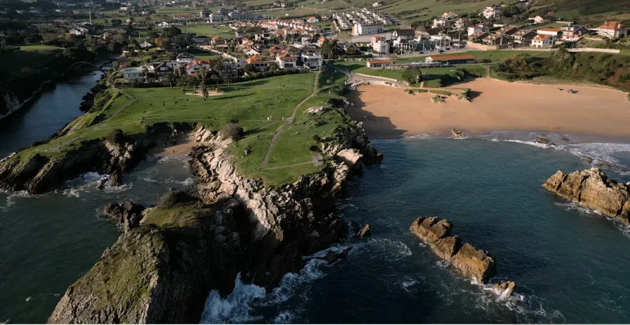 Playa de San Juan de la Canal. / A.B.