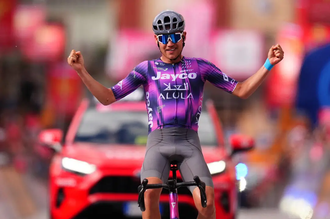 El ciclista australiano Luke Plapp. / X