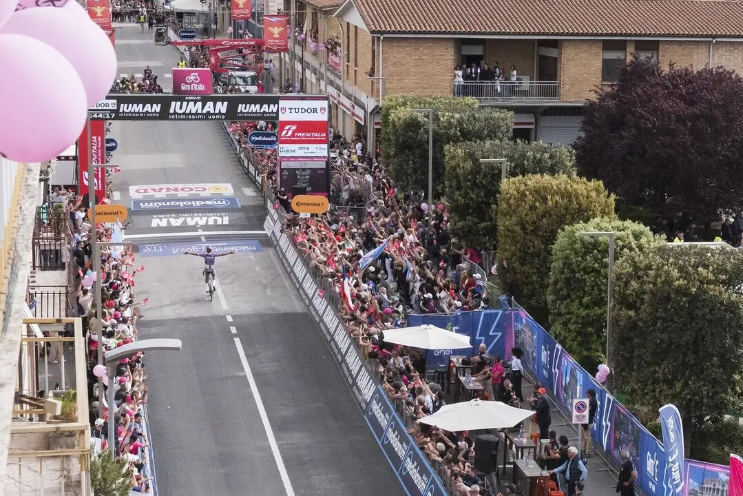 Una jornada explosiva que podr&iacute;a dinamitar la clasificaci&oacute;n general. / Giro de Italia