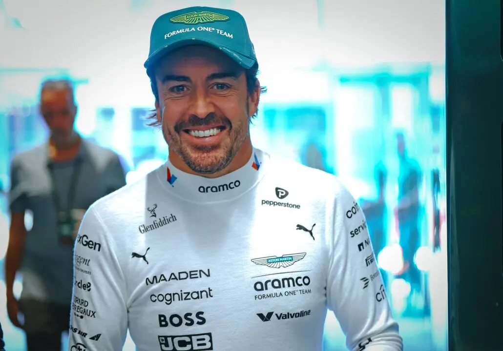 Fernando Alonso antes de la carrera de hoy. / Aston Martin