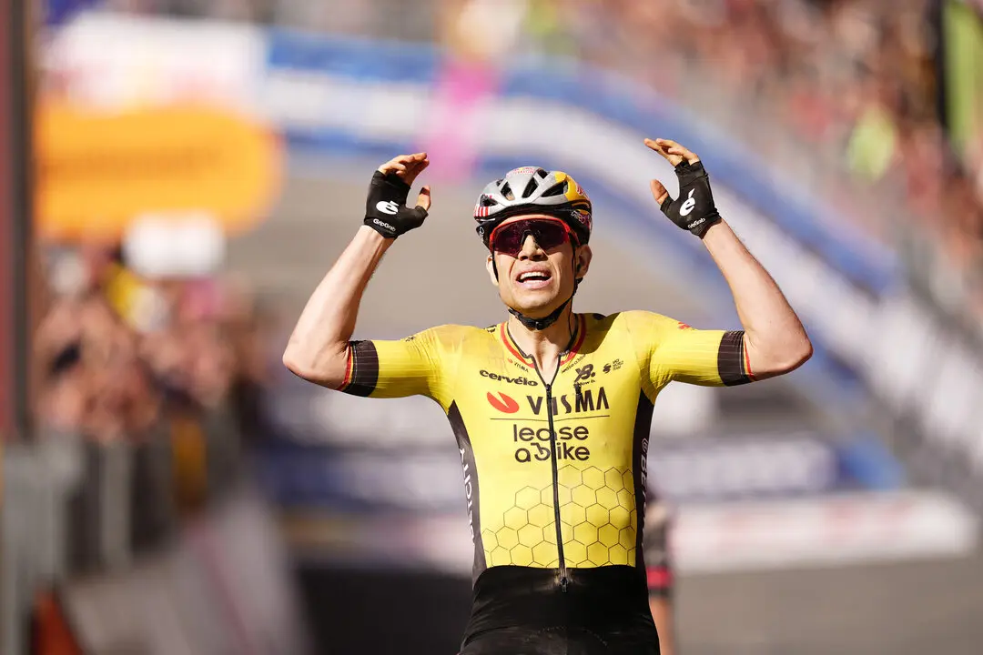Van Aert, el ganador de la etapa de hoy. / X