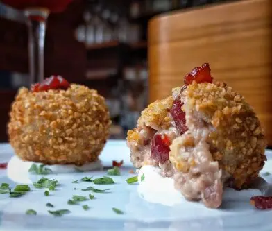 Unas croquetas de cocido lebaniego del restaurante. / IG