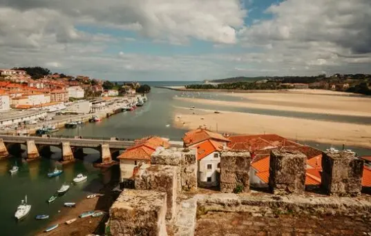 Vista panor&aacute;mica de uno de los pueblos de Cantabria. / A.S.