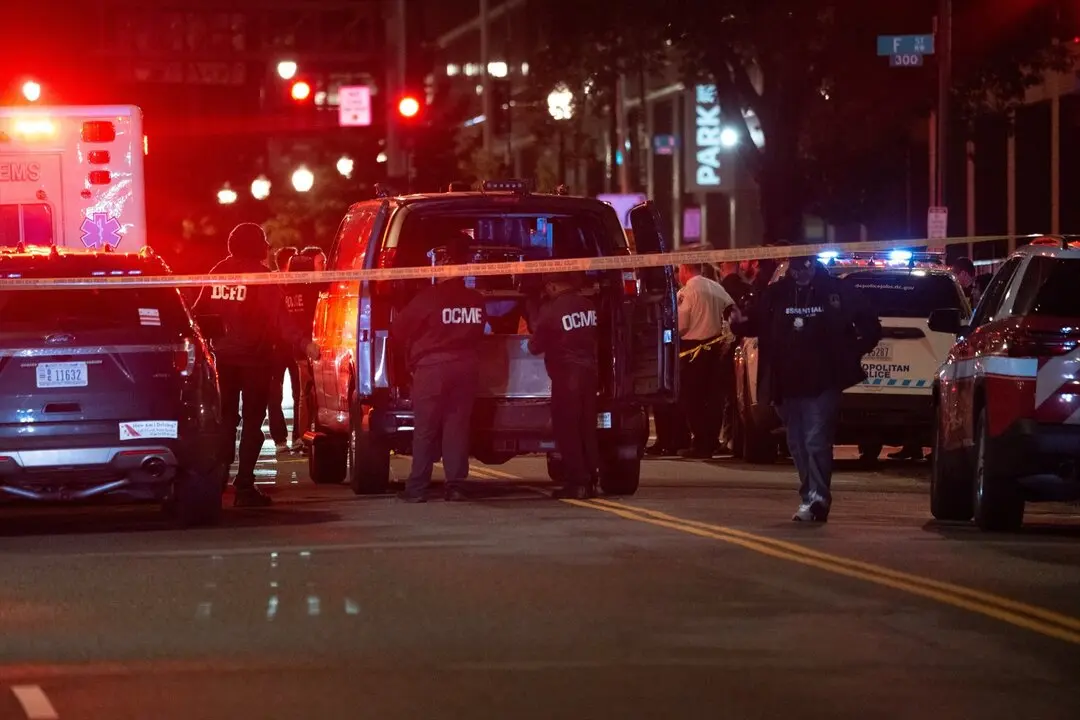 La polic&iacute;a de Washington D. C. responde a un doble tiroteo que dej&oacute; dos empleados de la Embajada de Israel muertos tras un evento en el Museo Jud&iacute;o del Capitolio. / Andrew Leyden