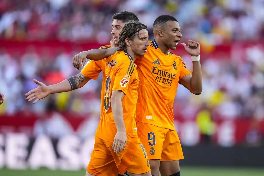Kylian Mbapp&eacute; celebra su gol ante el Sevilla. / EP