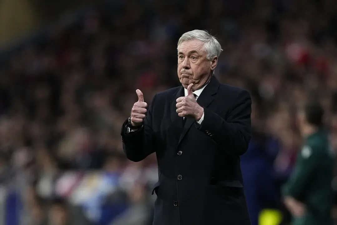 El entrenador del Real Madrid, Carlo Ancelotti, durante un partido ante el Atl&eacute;tico de Madrid. / EP
