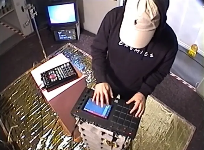 El beatmaker Glue kids. / x