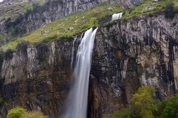 El nacimiento del rio As&oacute;n. / A.S.P