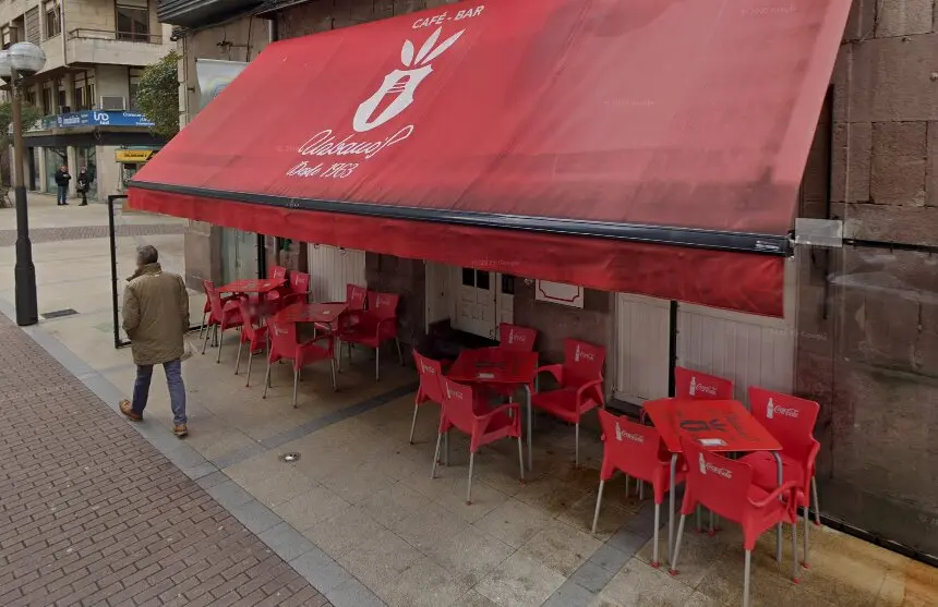 Uno de loe emblemas de Torrelavega se despide de la ciudad. / A.E.