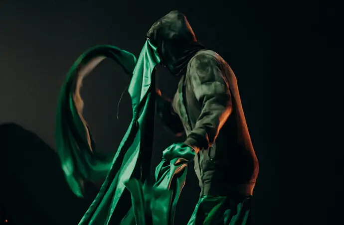 Representaci&oacute;n de la obra 'el pa&iacute;s m&aacute;s peque&ntilde;o' de Mymadder danza. / x