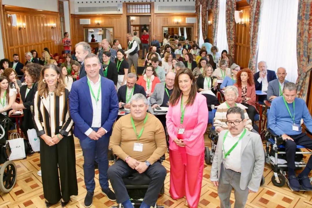 La consejera de Inclusi&oacute;n Social, Bego&ntilde;a G&oacute;mez del R&iacute;o durante su participaci&oacute;n en la jornada sobre la ELA celebrada en el Palacio de la Magdalena. / EP