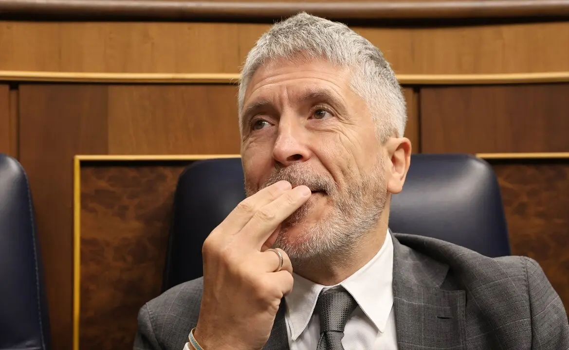 El ministro de Interior, Fernando Grande-Marlaska, durante una sesi&oacute;n de control al Gobierno. / Marta Fern&aacute;ndez