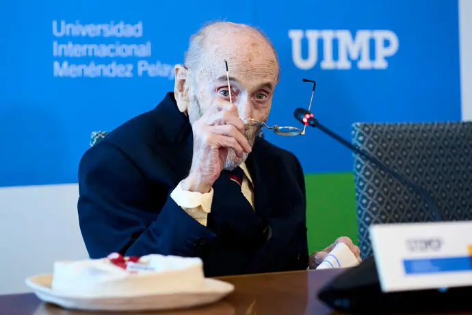 El escritor y poeta &Aacute;lvaro Pombo galardonado en la XXXV edici&oacute;n del Premio Internacional Men&eacute;ndez Pelayo. / ep