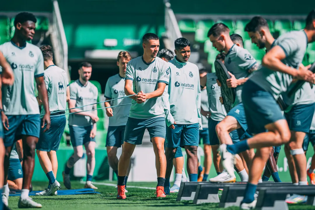 Los jugadores del Racing durante el entrenamiento de ayer. / RRC