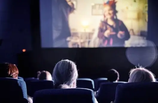 Varias personas disfrutan de una pel&iacute;cula en una sala de cine. / A.S.