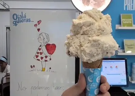 Uno de los helados que ofrecen en 'Helados Luna'. / A.E.