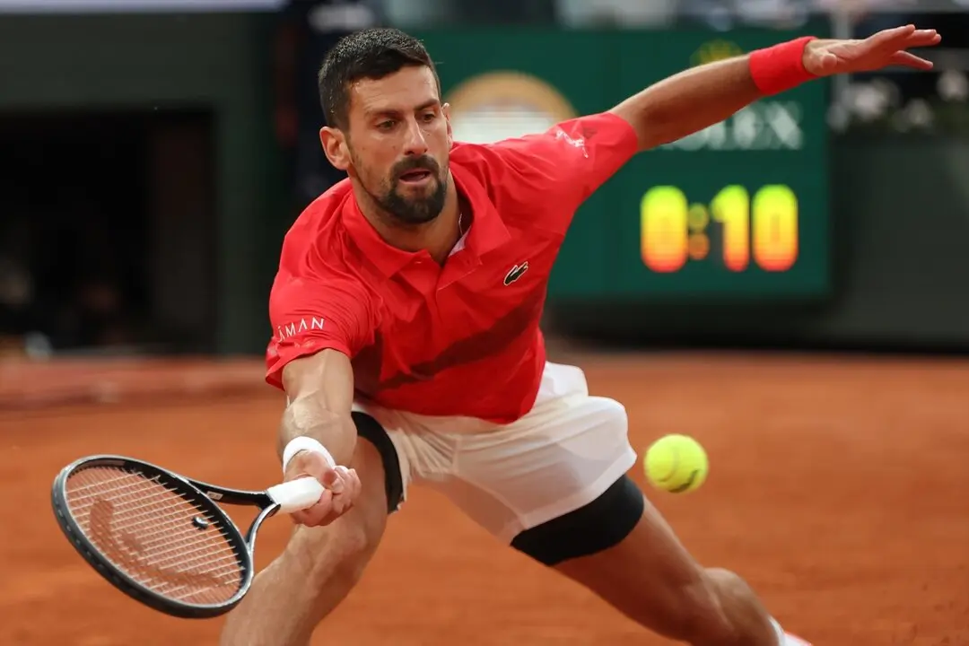 Novak Djokovic durante el partido ante Alexander Zverev. / Marcin Cholewinski