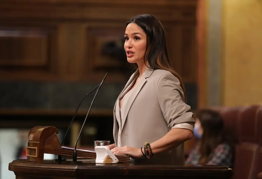 Mireia Borr&aacute;s interviene en una sesi&oacute;n plenaria en el Congreso de los Diputados. / Isabel Infantes