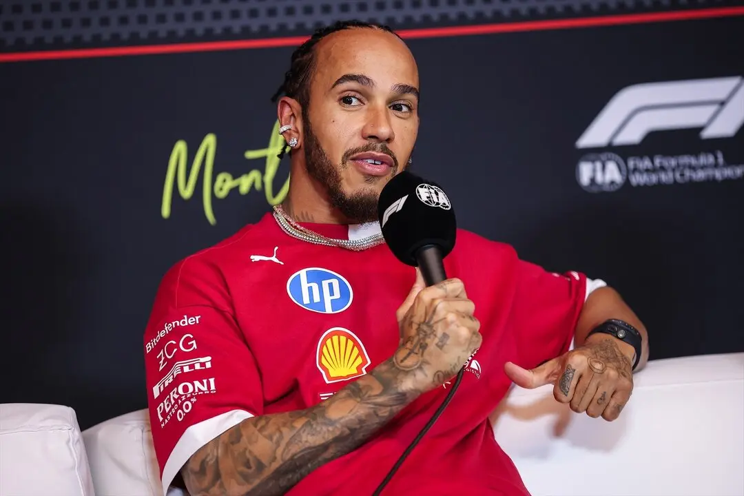 El corredor brit&aacute;nico de Ferrari, Lewis Hamilton, en una rueda de prensa. / EP