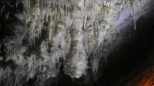 Interior de la Cueva de El Soplao. / A.S.