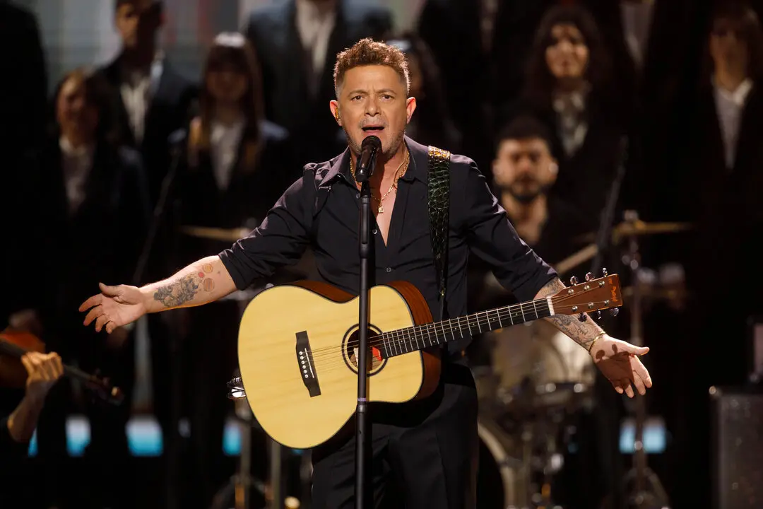 El cantante Alejandro Sanz durante la gala de entrega de la 39&ordm; edici&oacute;n de los Premios Goya. / Alex C&aacute;mara