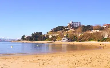 Playa de Los Peligros en Santander. / A.S.
