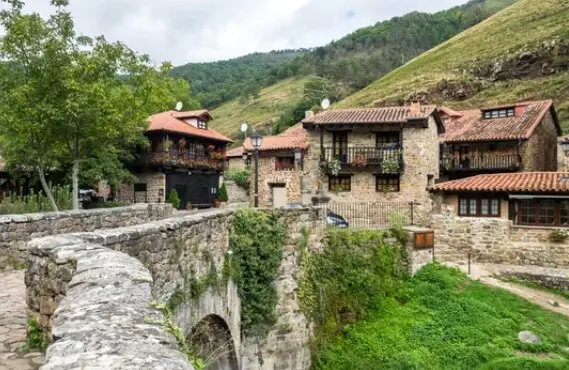 B&aacute;rcena Mayor, elegido como 'pueblo de Cantabria 2025'. / A.S.