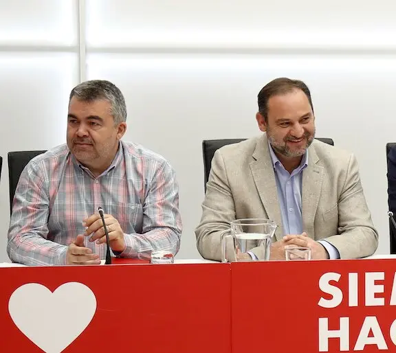 Santos Cerd&aacute;n y Jos&eacute; Luis &Aacute;balos durante un acto del PSOE. / Archivo / &Oacute;scar J.Barroso