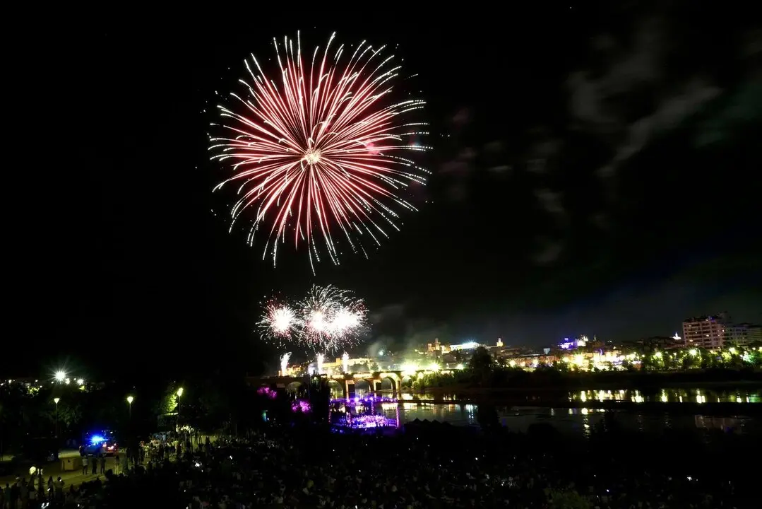 Fuegos artificiales en la noche de San Juan. / EP / Archivo