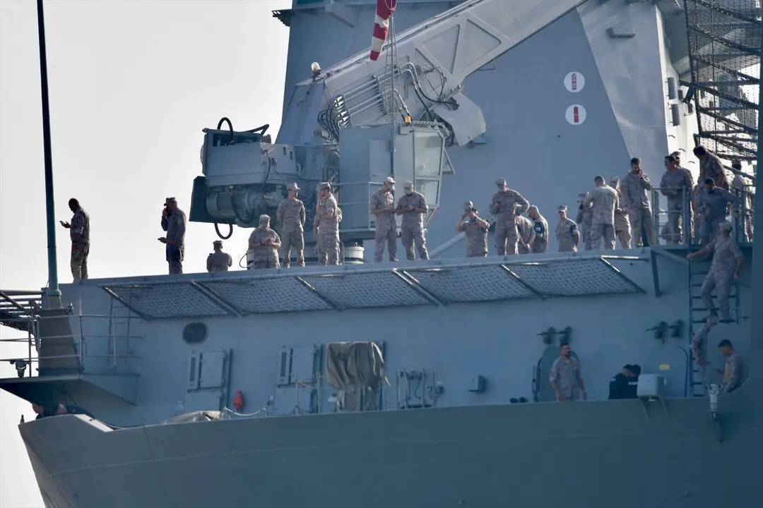 La Princesa Leonor ha llegado a bordo de la fragata Blas de Lezo a Ceuta, en la que realiza su formaci&oacute;n naval. / Alejandro Castillo