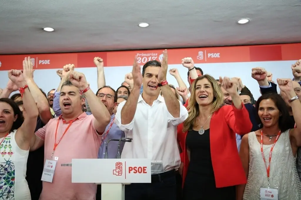 Intervenci&oacute;n de Pedro S&aacute;nchez tras la primarias del PSOE en 2017. / EP