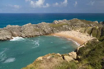 Playa de Somocuevas en Cantabria. / A.S.P