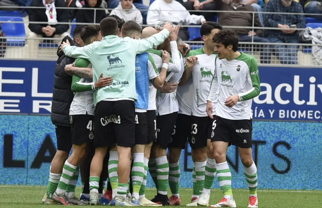 Los jugadores del Racing durante un partido de la temporada pasada. / L.H.