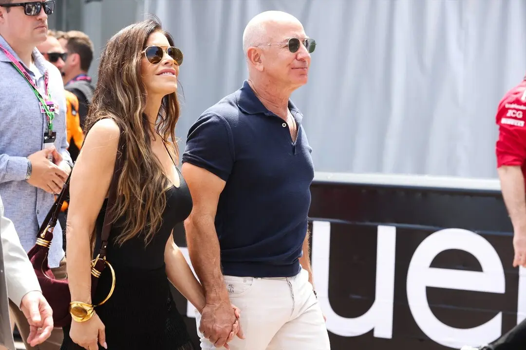 Jeff Bezos y su ahora esposa, Lauren Sanchez. / EP / Archivo