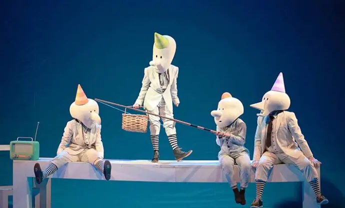 Escena de la obra de teatro 'Mr Bo' de la compa&ntilde;&iacute;a vasca Marie de Johng. / ae