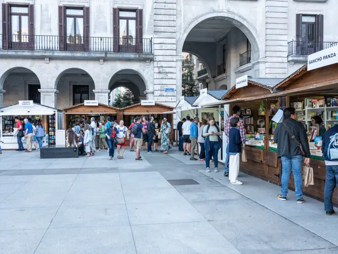 La Feria del Libro de Santander en una edici&oacute;n anterior. / x